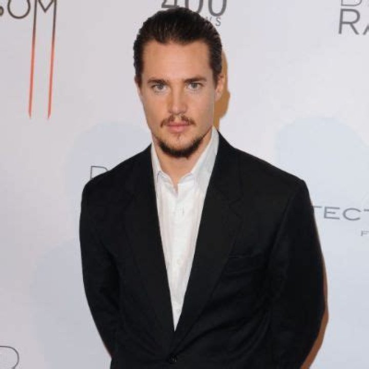 16 Facts About Alexander Dreymon - Know His Bio, Affairs & Net Worth