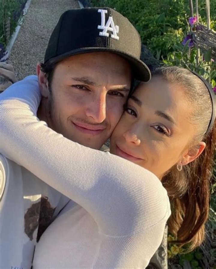 Ariana Grande Quarantines With New Boyfriend