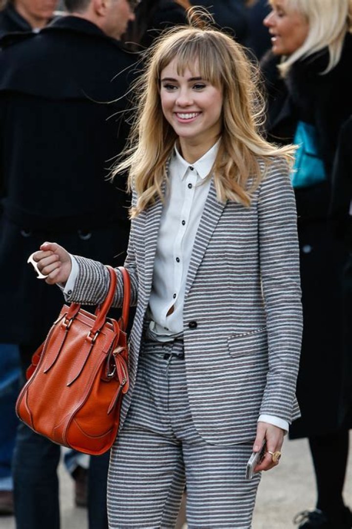 Bradley Cooper ‘broke up’ with Suki Waterhouse by ignoring her calls & texts