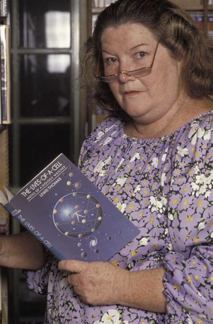 Colleen McCullough Net Worth - Wiki, Age, Weight and Height, Relationships, Family, and More