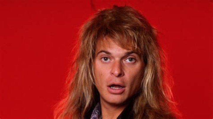 Cops save David Lee Roth’s life after he nearly dies from a nut