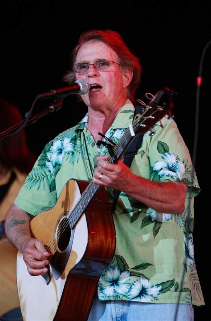 Country Joe McDonald Net Worth - Wiki, Age, Weight and Height, Relationships, Family, and More