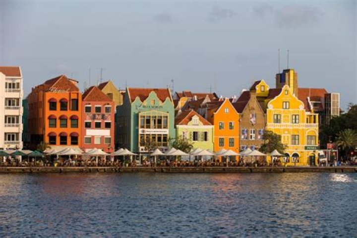 Curaçao vs. Aruba: Which Should You Visit?