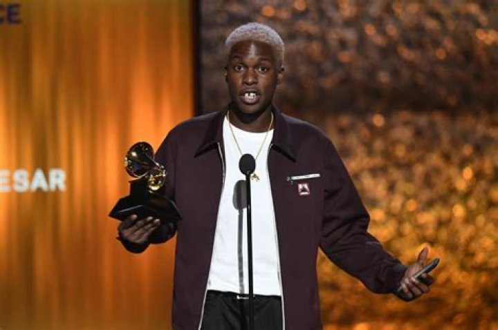Daniel Caesar Net Worth: Lifestyle & Music Career