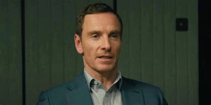 Dear Michael Fassbender: WTF is wrong with your hair & why do you look awful?