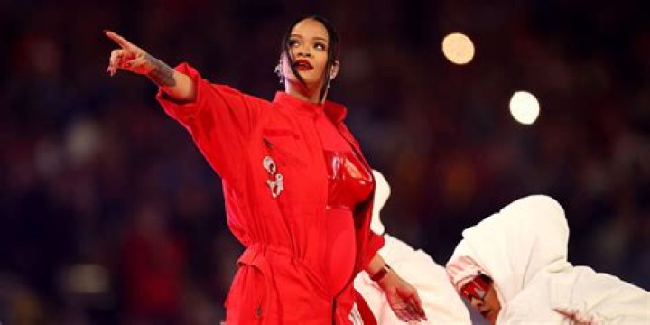 	Did Rihanna say she looks for a guy who is well endowed? (Update)	