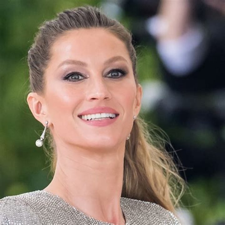 Gisele Bundchen & Tom Brady have hired divorce lawyers, there’s no coming back