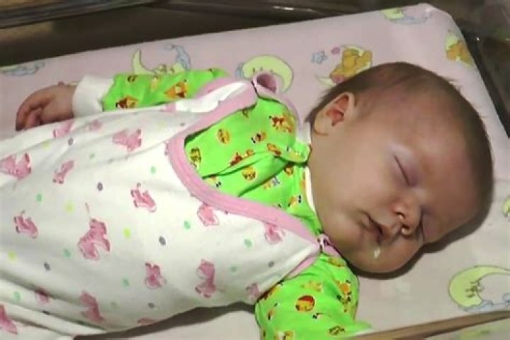 Hero cat saves baby from freezing to death