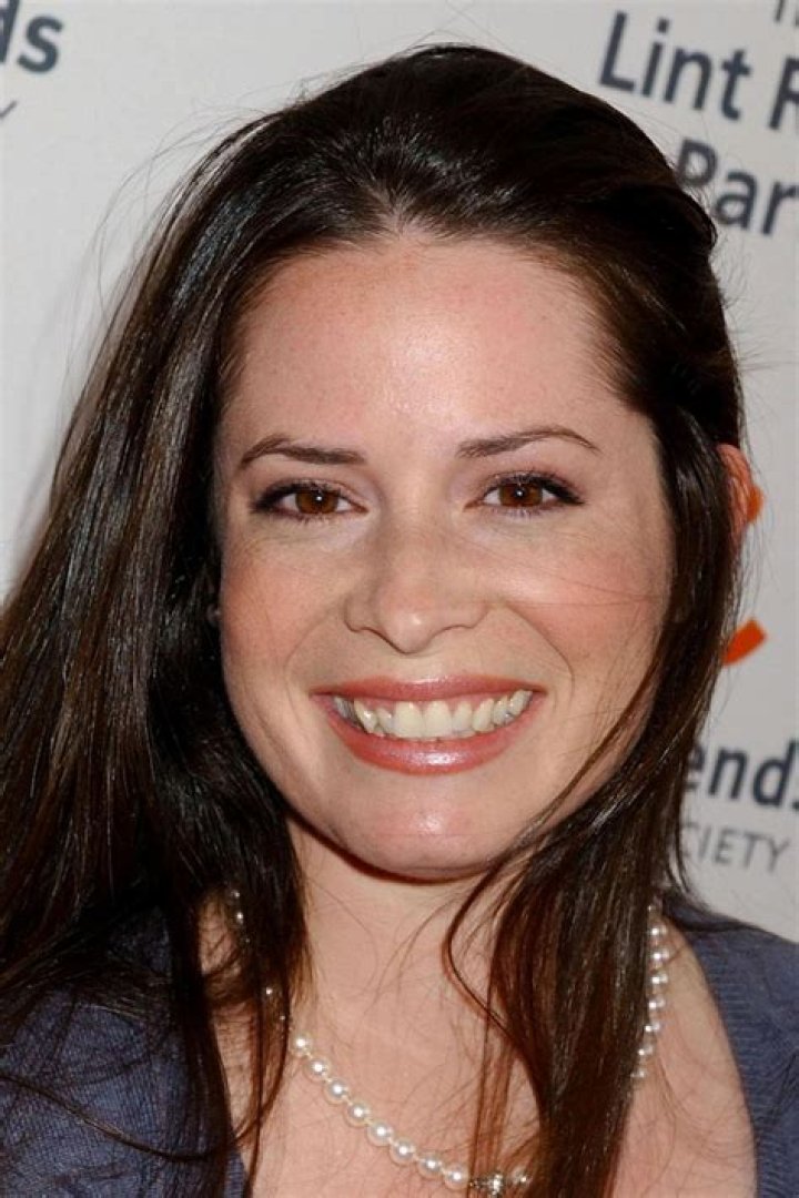 Holly Marie Combs Net Worth - Wiki, Age, Weight and Height, Relationships, Family, and More