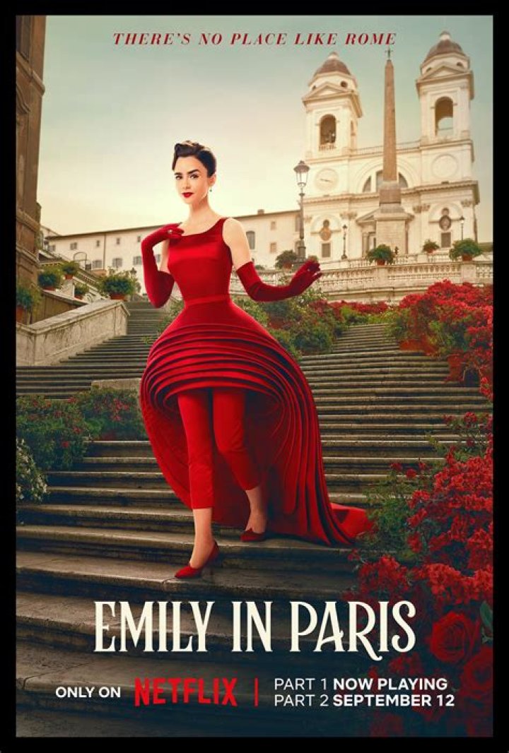 How tall is the Emily in Paris actor?