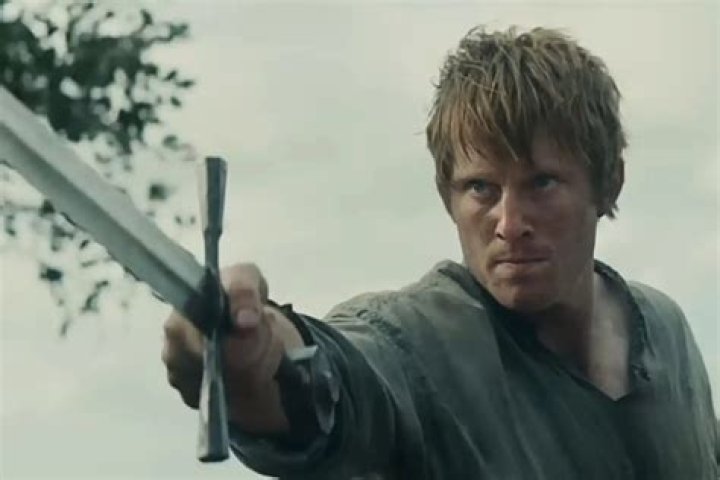 How tall is The Tutor actor?