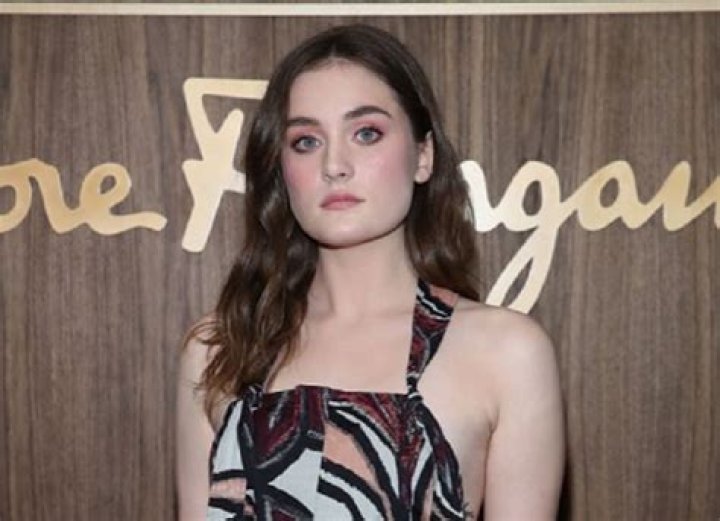 Is an actress Grace Victoria Cox dating someone or is living single life? Who is her boyfriend?