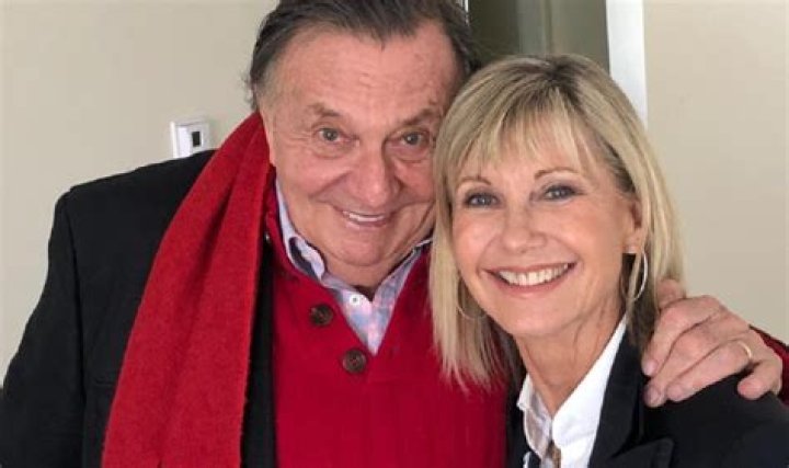 Is Barry Humphries Transgender Or Gay? Sexual Orientation Partner And Family