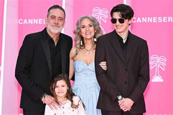Jeffrey Dean Morgan is still with his “secret” baby-mama Hilarie Burton