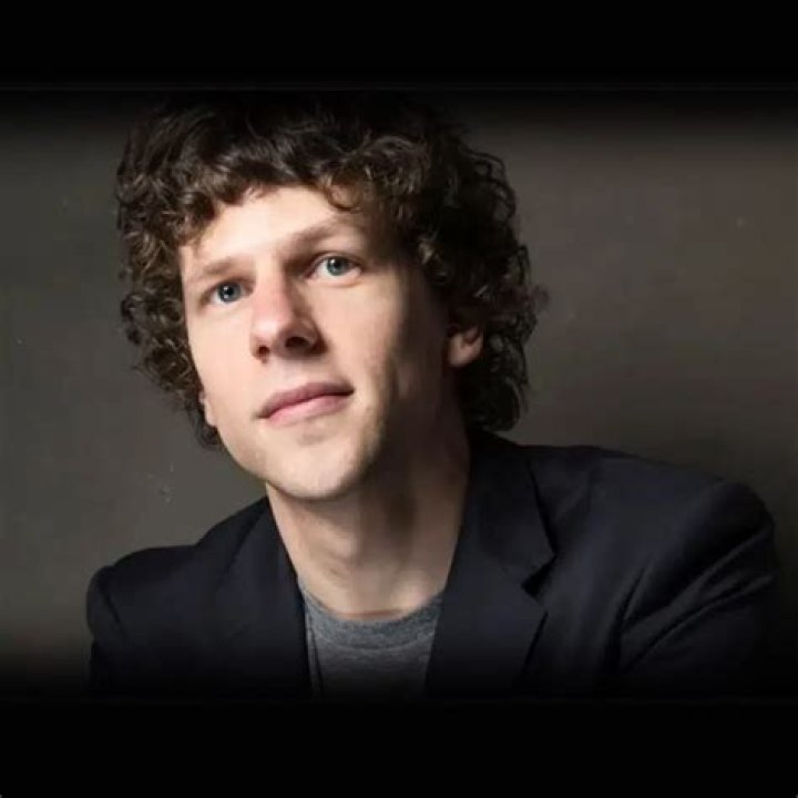 Jesse Eisenberg Net Worth - Wiki, Age, Weight and Height, Relationships, Family, and More