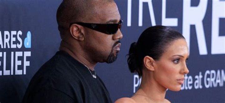 Kim Kardashian Says Kanye Didn't Defend R.Kelly
