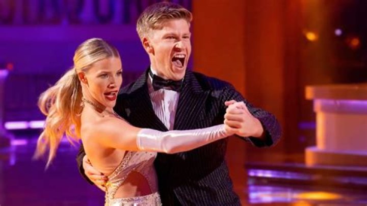 Late. Steve Irwin & Terri Irwin's daughter Bindi Irwin is the winner of the Dancing with the Stars (season 21).