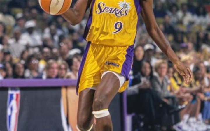 Lisa Leslie Net Worth - Wiki, Age, Weight and Height, Relationships, Family, and More