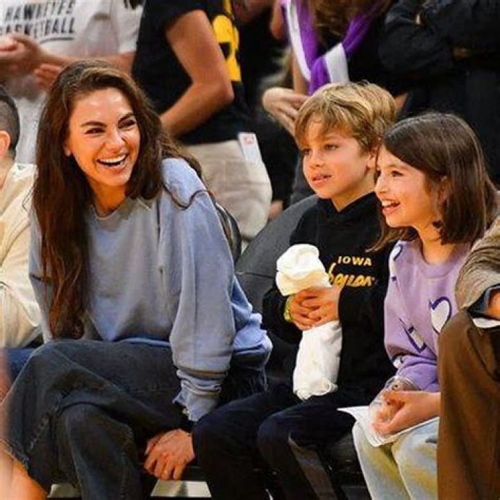 Mila Kunis & Ashton Kutcher get their single friends to teach their kids on Zoom