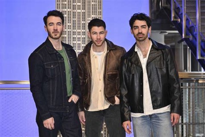 Nick Jonas Groping Video | Celebuzz