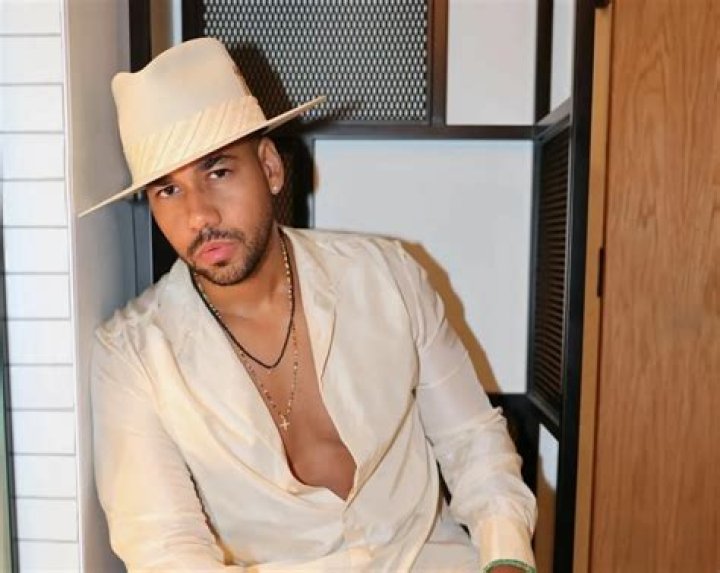 Romeo Santos Pets - Celebrity Pets