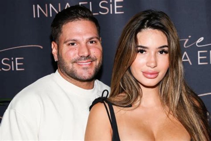 Ronnie Ortiz-Magro Makes Pregnancy Announcement