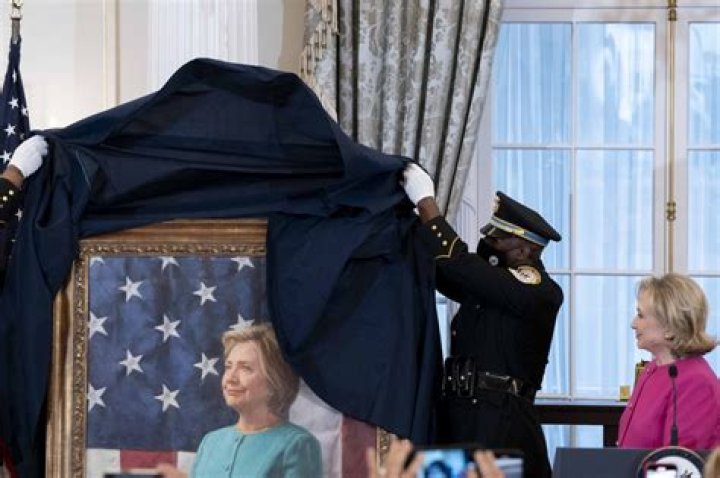 Samantha Bee ‘looked forward to holding Pres. Hillary Clinton’s feet to the fire’