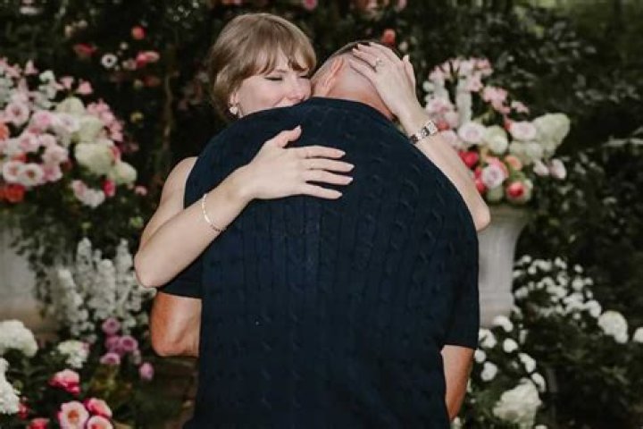 The 35 aged journalist Liane Morejon is engaged to her partner Anthony Fernandez.
