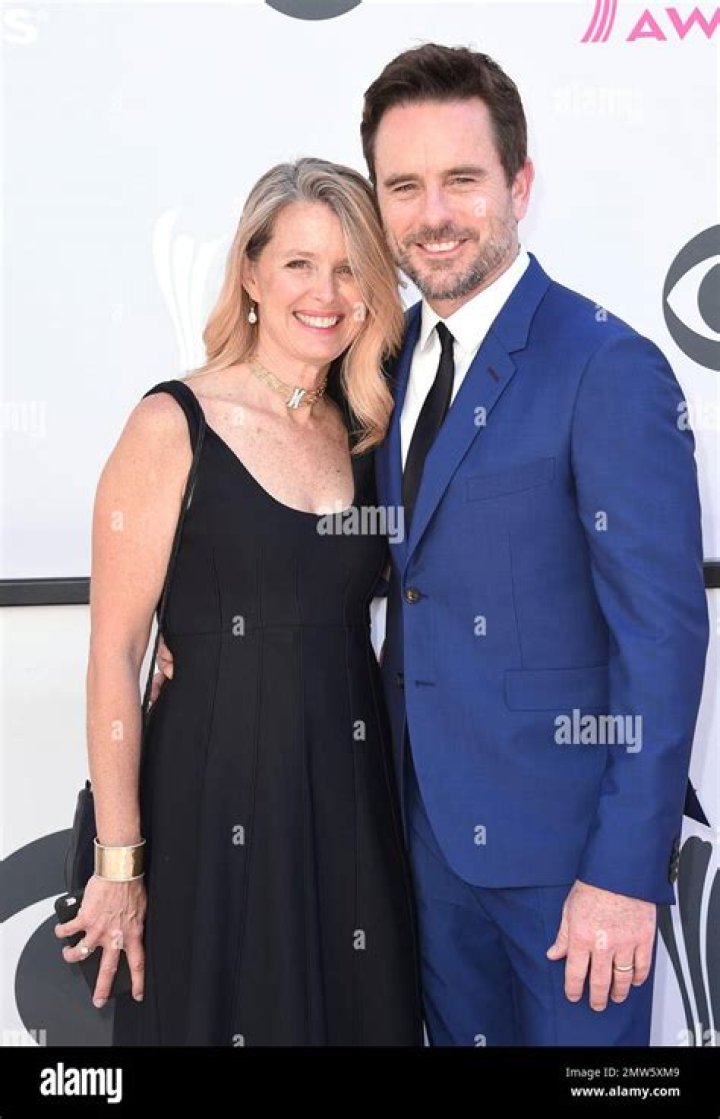 The entertianment personality Charles Esten is married to his wife Patty Hanson Puskar since November 2, 1991.