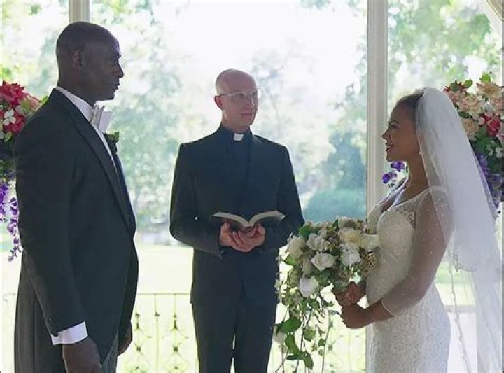 Toni Trucks Married, Husband, Boyfriend, Dating, Parents, Ethnicity