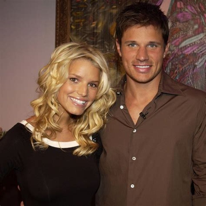 “Tony Romo might be back with Jessica Simpson” Links