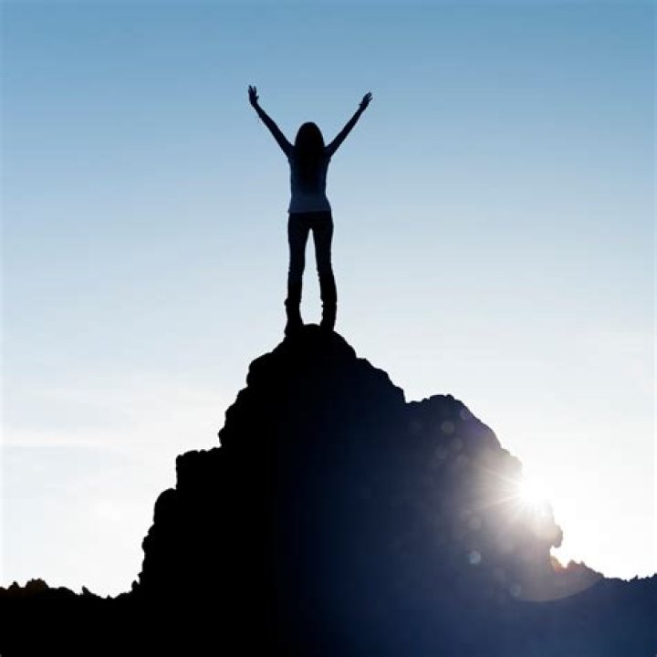 Vida Guerra’s Twitter Page is Just as Positive and Uplifting as She