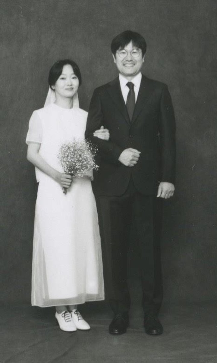 Who Is South Korean Actress Lee Bong-Ryun Husband?