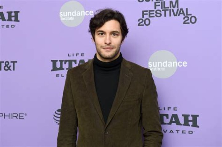 Who plays Duncan in Happiness for Beginners? (Alexander Koch age, height, Instagram)