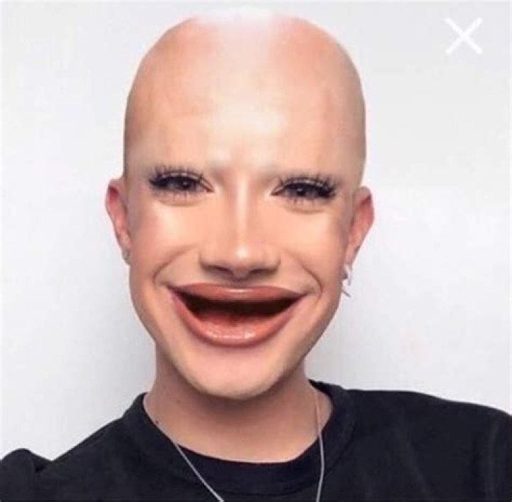 You're Guaranteed to LOL at These James Charles Memes